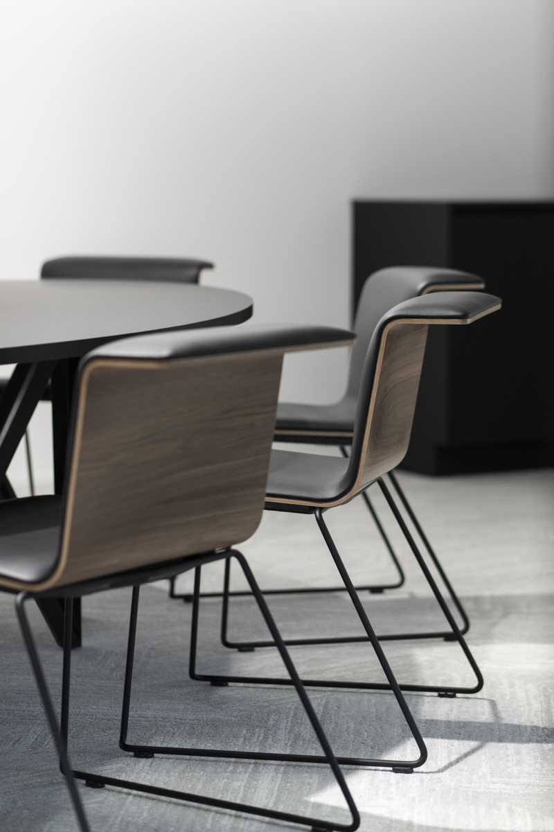 Bulo Tab Chair by Alain Berteau: Elegant, creative, and disciplined design offering ergonomic comfort with a flexible back.